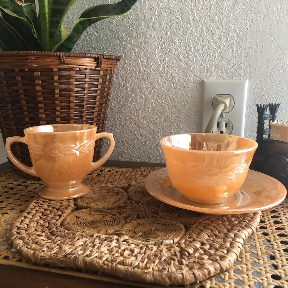 Fire King Peach Lustre 3 Piece Set Tea Cup & Saucer with Sugar Bowl - Picture 9 of 12